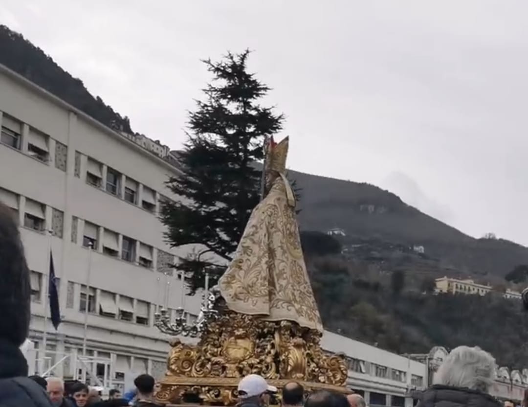 Castellammare, la processione di San Catello dedicata al lavoro: 'Il cantiere luogo simbolo'