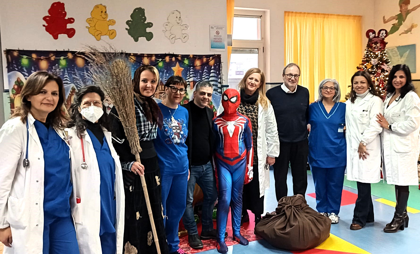 Da Castellammare al reparto di pediatria di Nocera, doni ai piccoli pazienti 